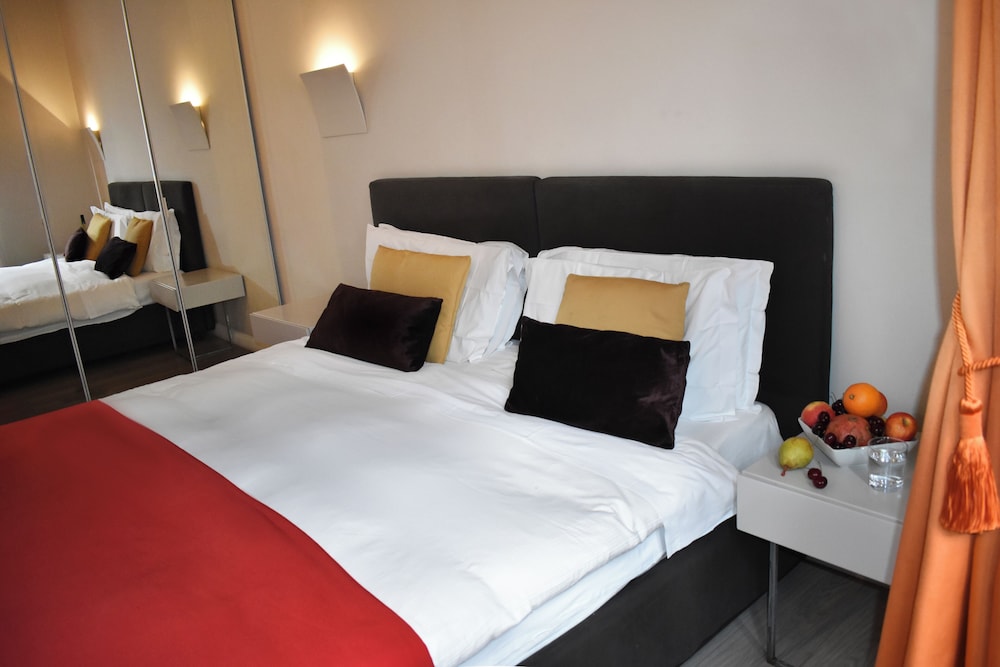 The Roman Empire Guesthouse 18