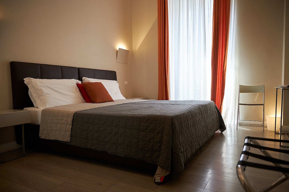 The Roman Empire Guesthouse 8