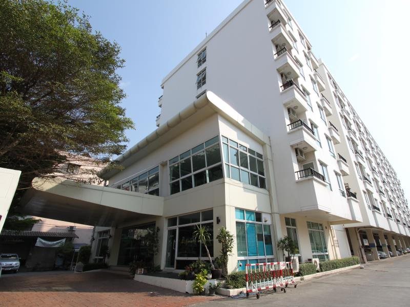 The Royal Bee Apart Hotel 10
