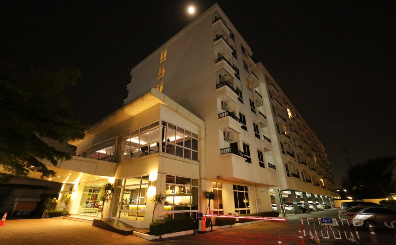 The Royal Bee Apart Hotel 12