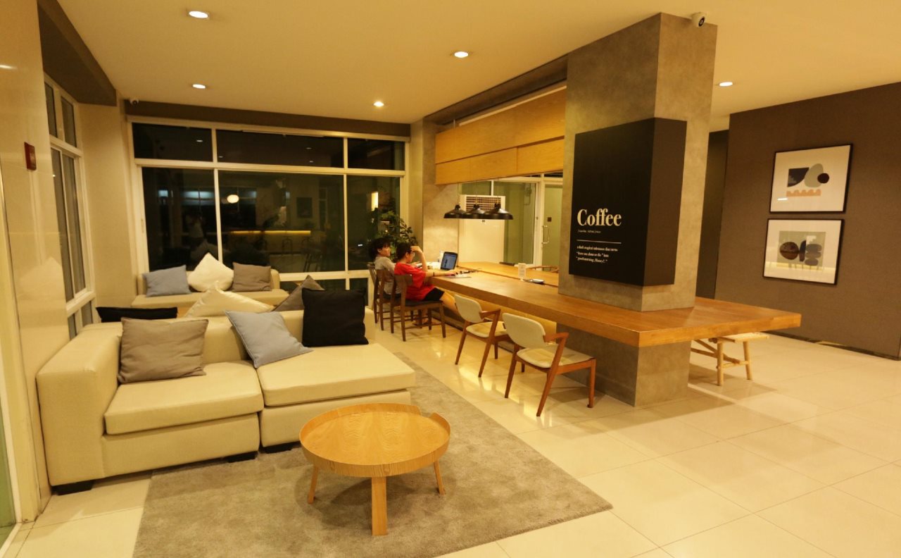 The Royal Bee Apart Hotel 17