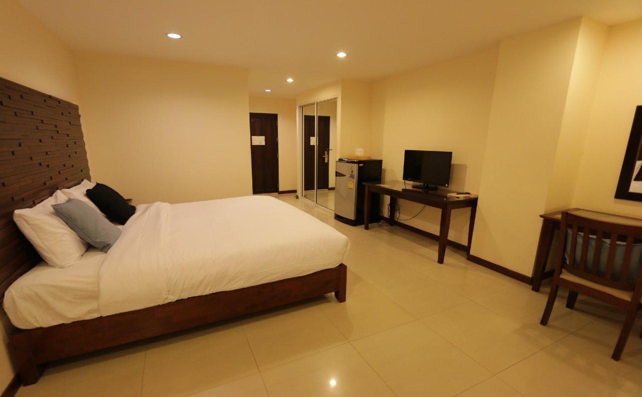 The Royal Bee Apart Hotel 20