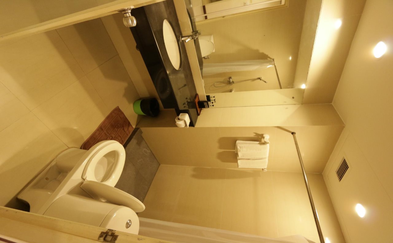 The Royal Bee Apart Hotel 21
