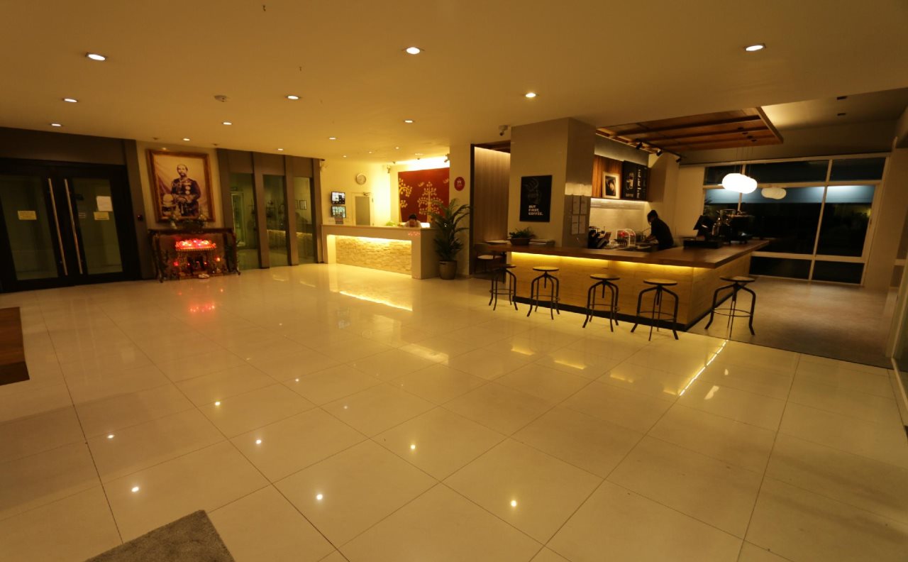 The Royal Bee Apart Hotel 6