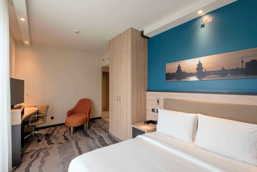 Hampton By Hilton Berlin City Centre Alexanderplatz 16