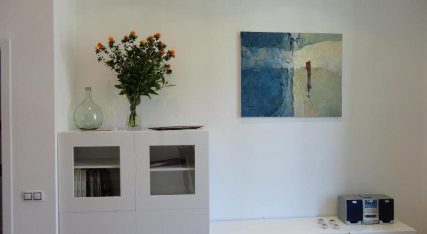 Claris Apartments 18