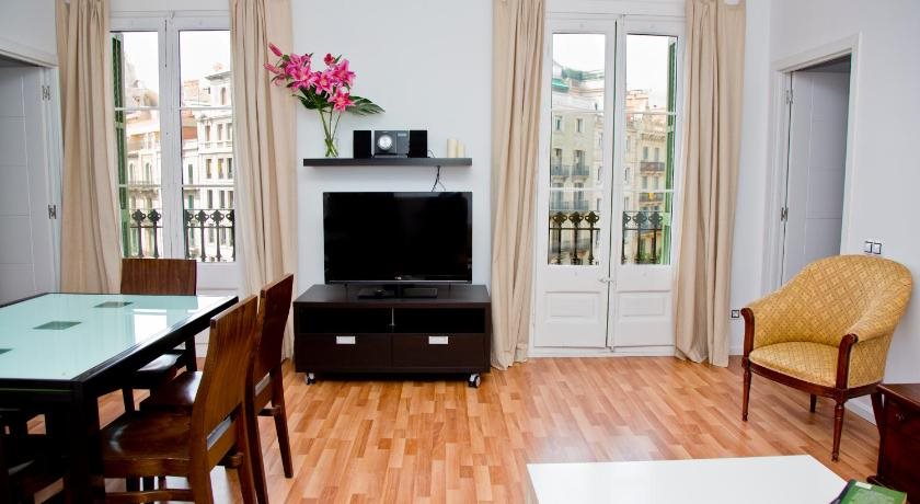 Claris Apartments 9