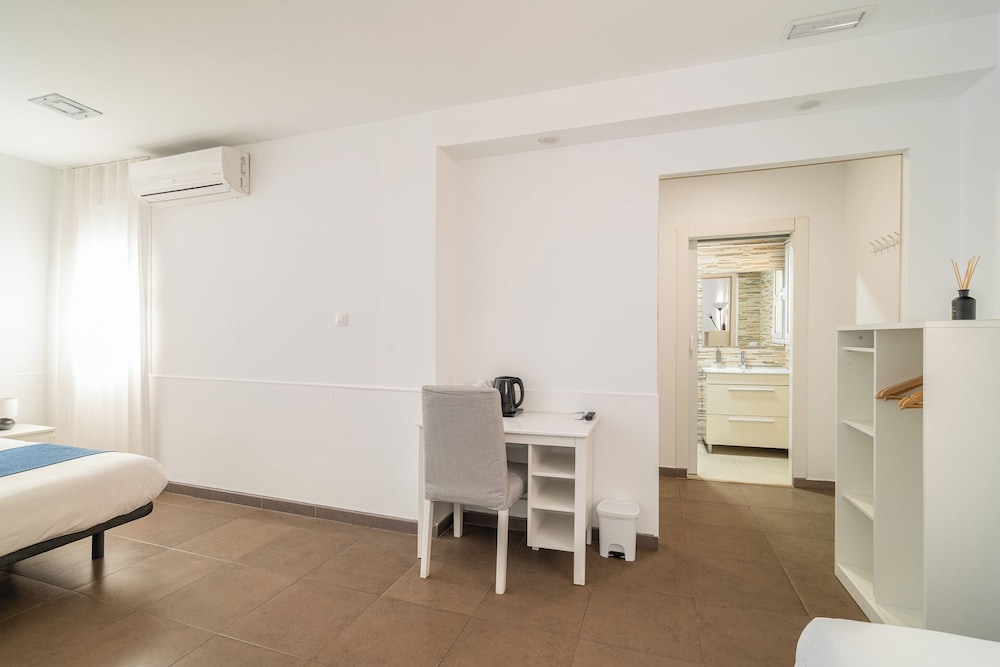 Laramond Barcelona Rooms 12