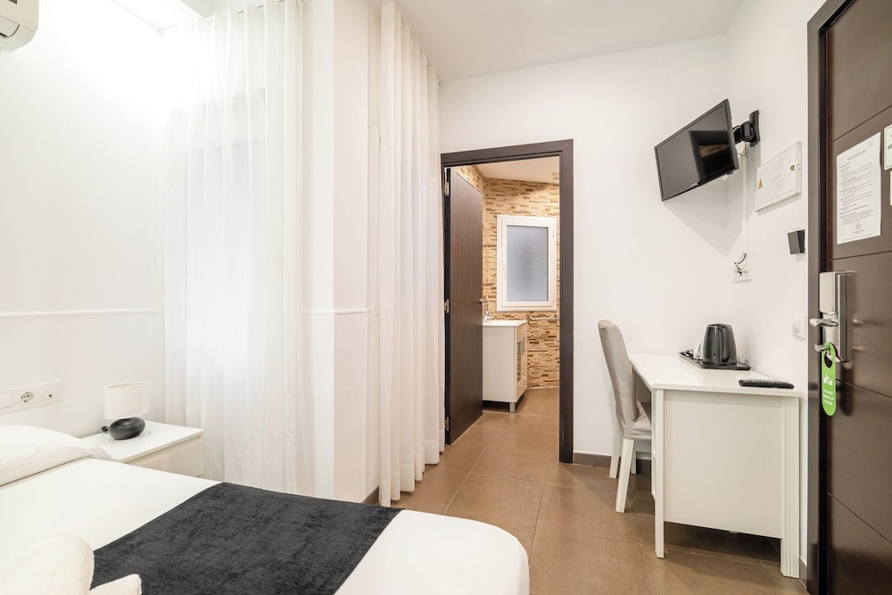 Laramond Barcelona Rooms 7
