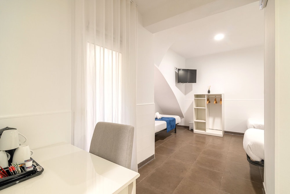Laramond Barcelona Rooms 14