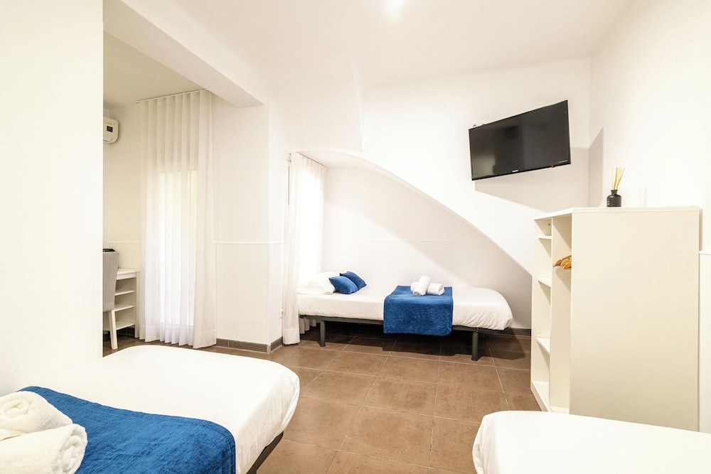 Laramond Barcelona Rooms 16