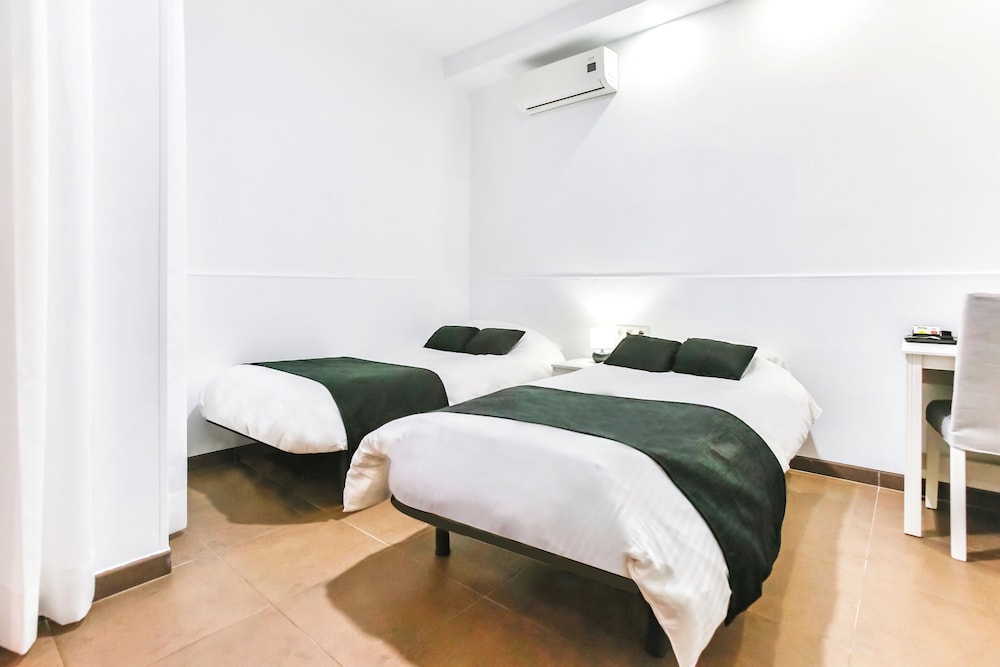 Laramond Barcelona Rooms 24