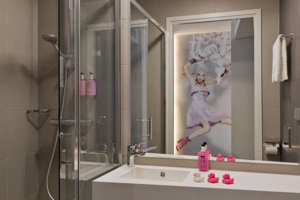Moxy Vienna Airport 13