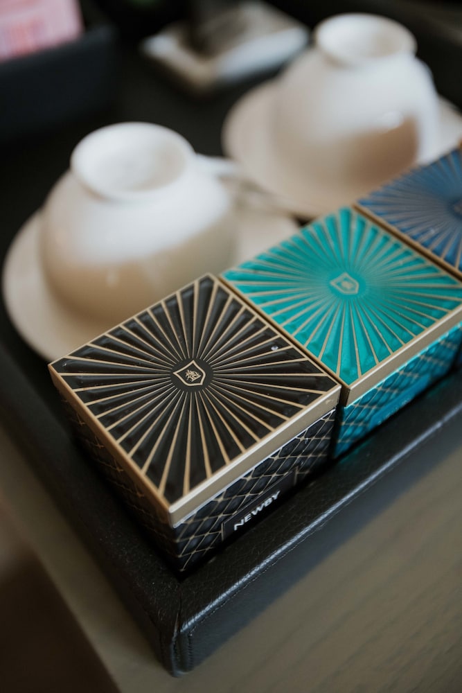 The Lalit London 16