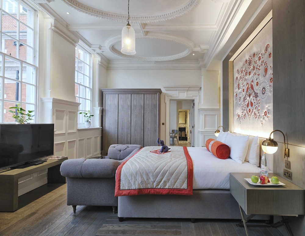 The Lalit London 20