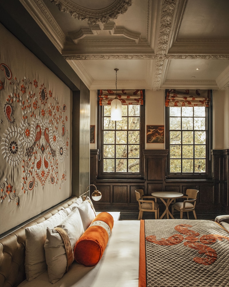 The Lalit London 21