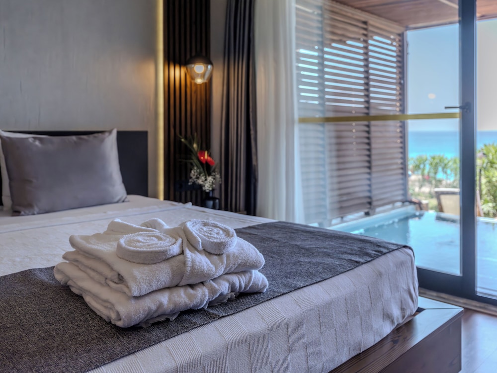 Adora Calma Beach Hotel 5