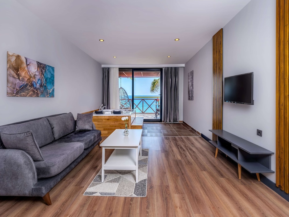 Adora Calma Beach Hotel 14