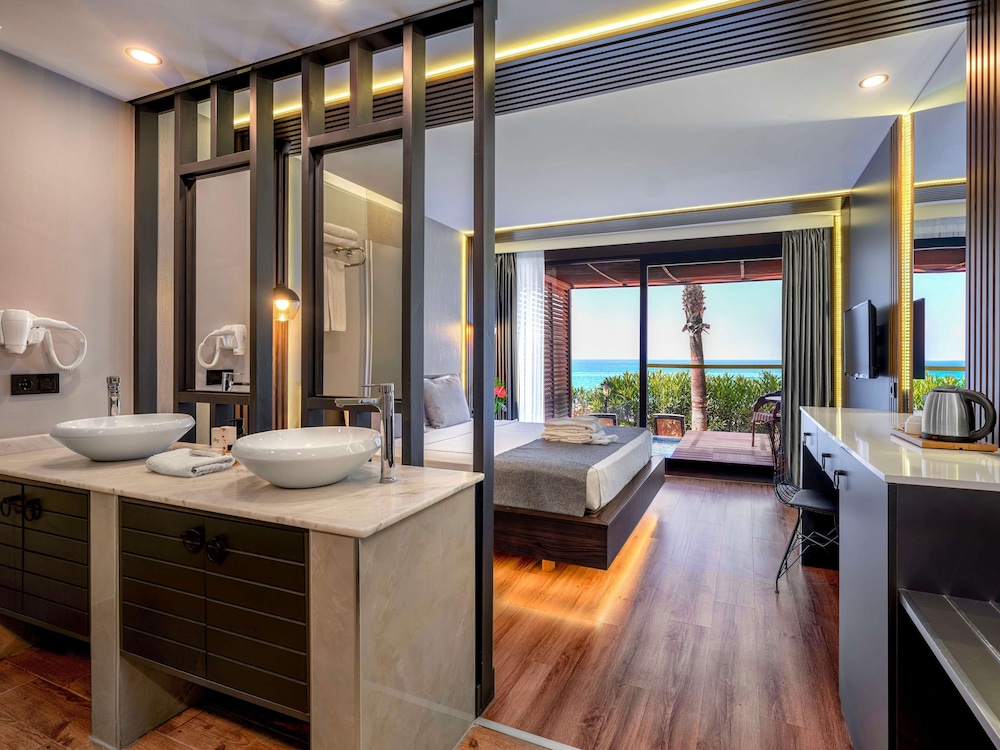 Adora Calma Beach Hotel 19