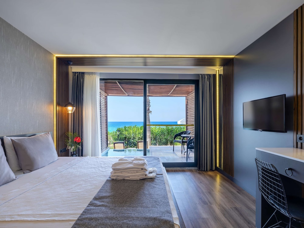Adora Calma Beach Hotel 21