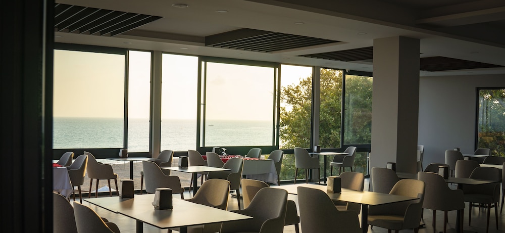 Adora Calma Beach Hotel 2