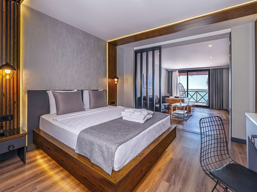 Adora Calma Beach Hotel 16