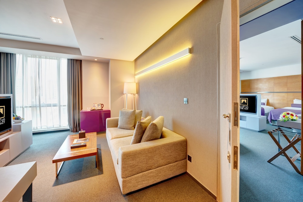 The Act Hotel 8