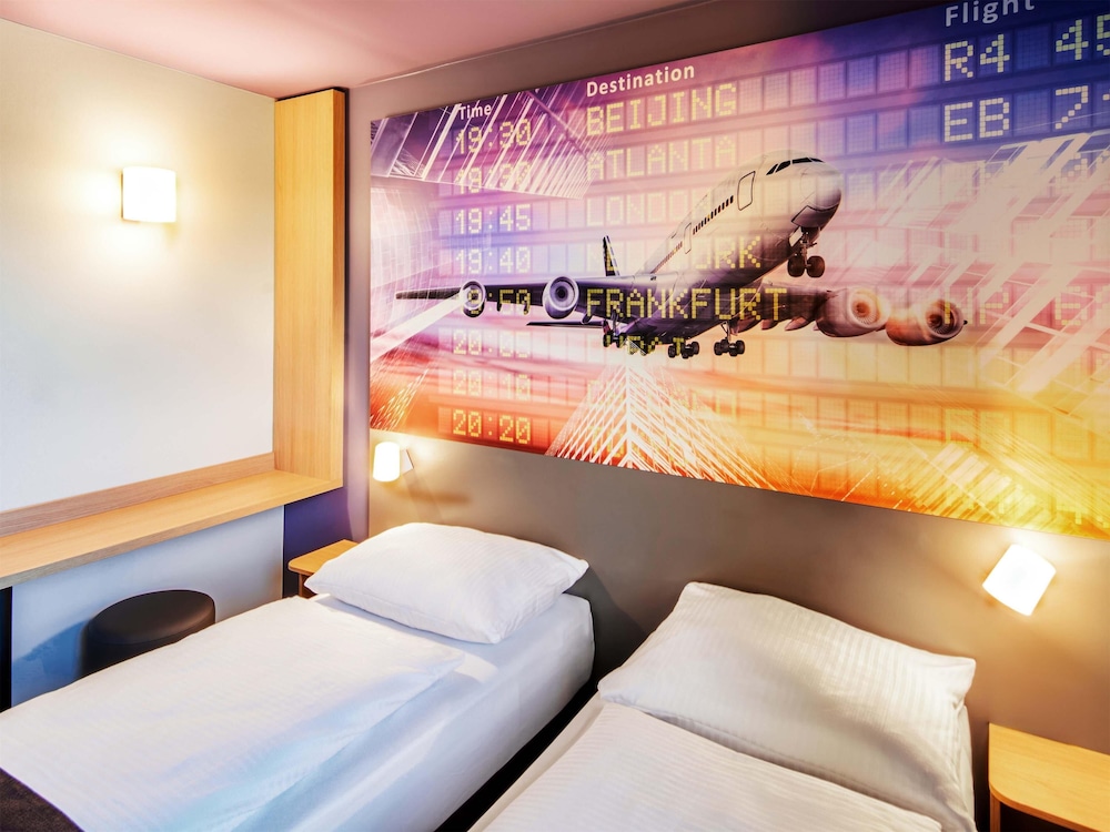 B&B HOTEL Frankfurt-Airport 10