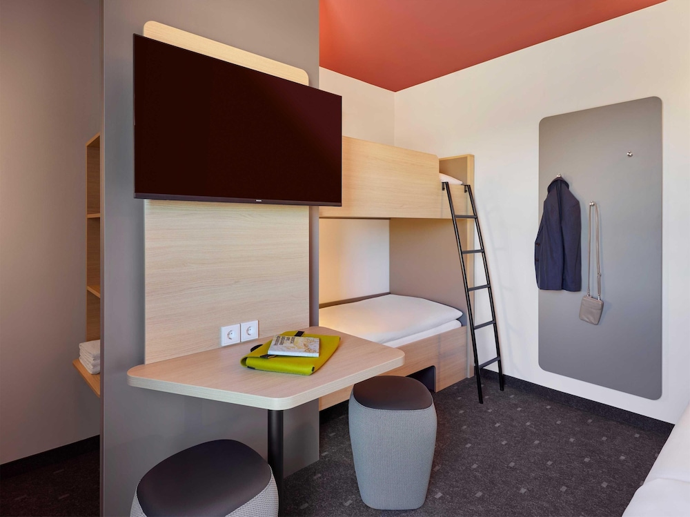 B&B HOTEL Frankfurt-Airport 14