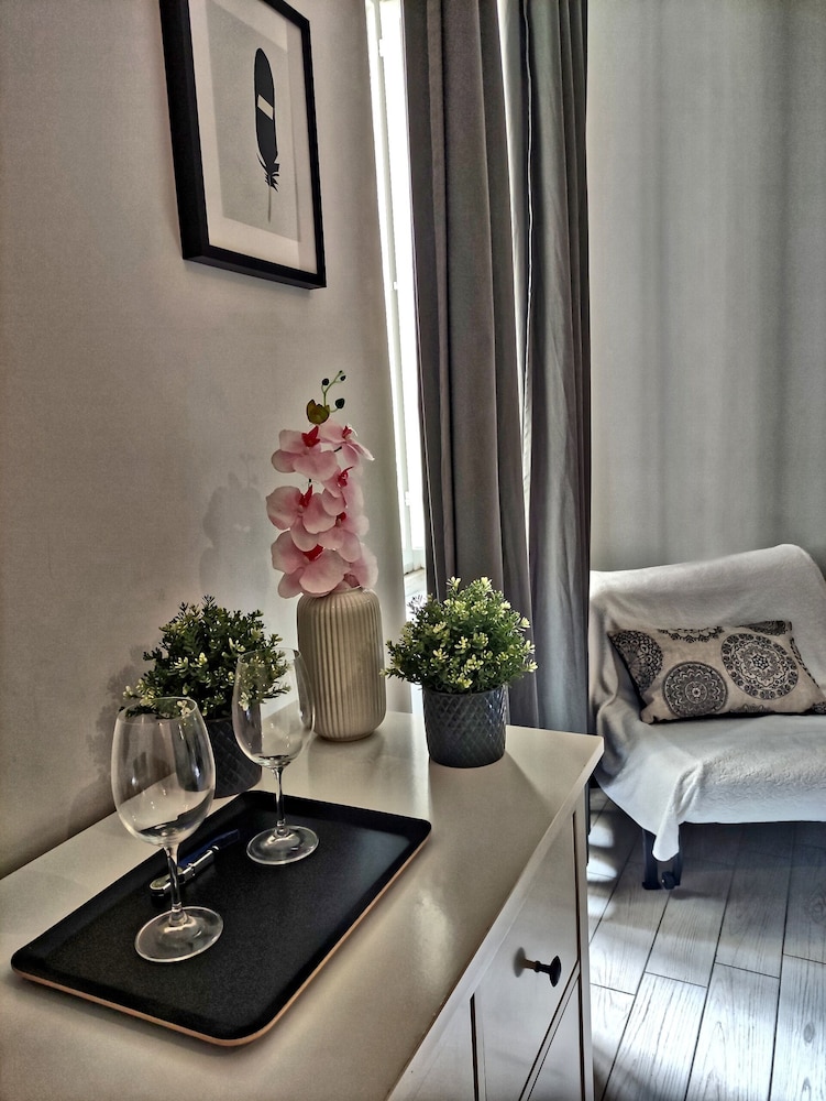 285 Vatican Lodge 15