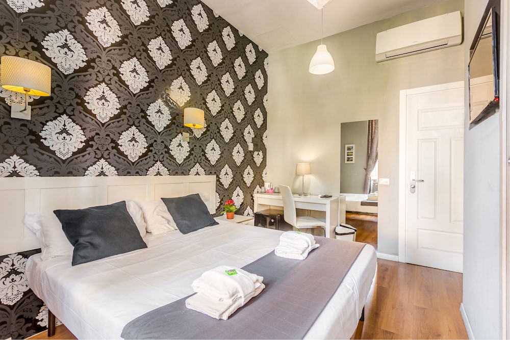 Amoroma Suite 16