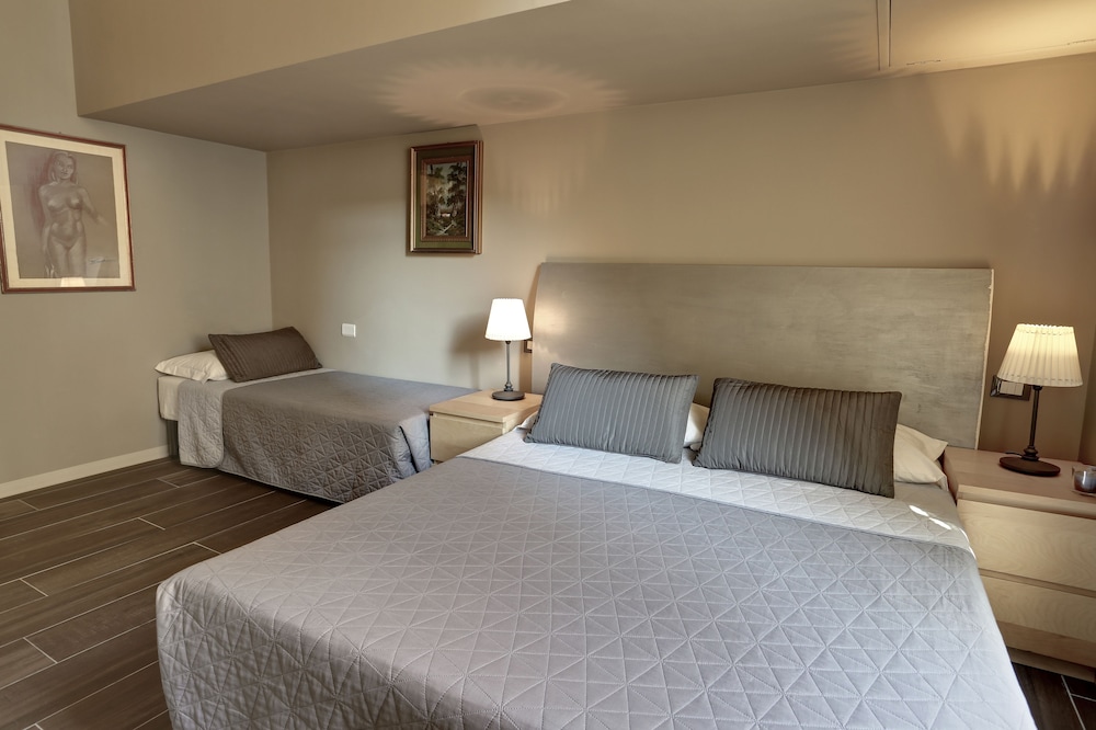 Amoroma Suite 11