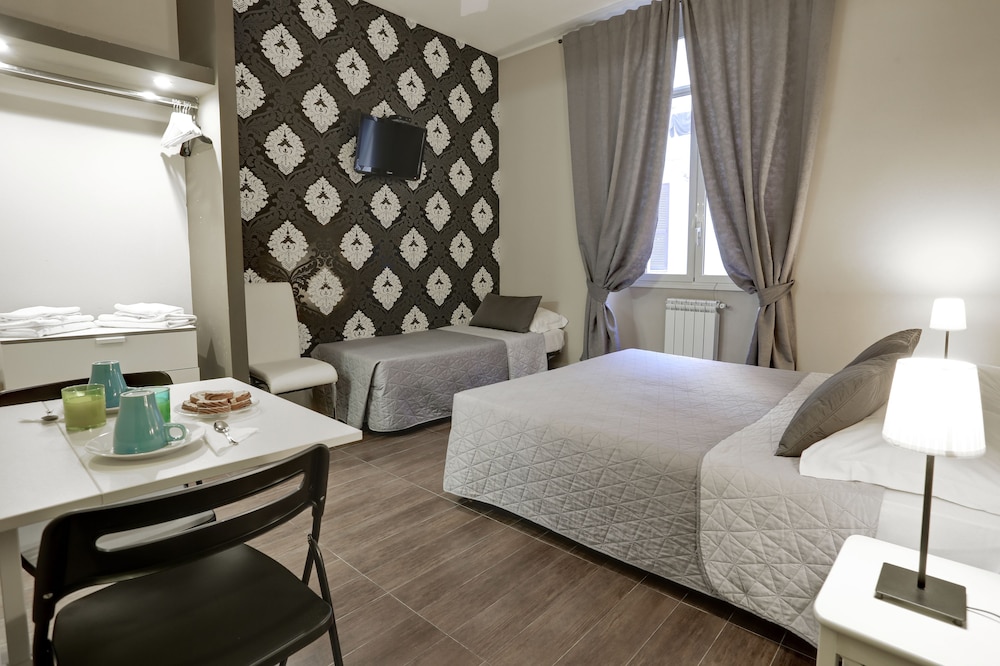 Amoroma Suite 12