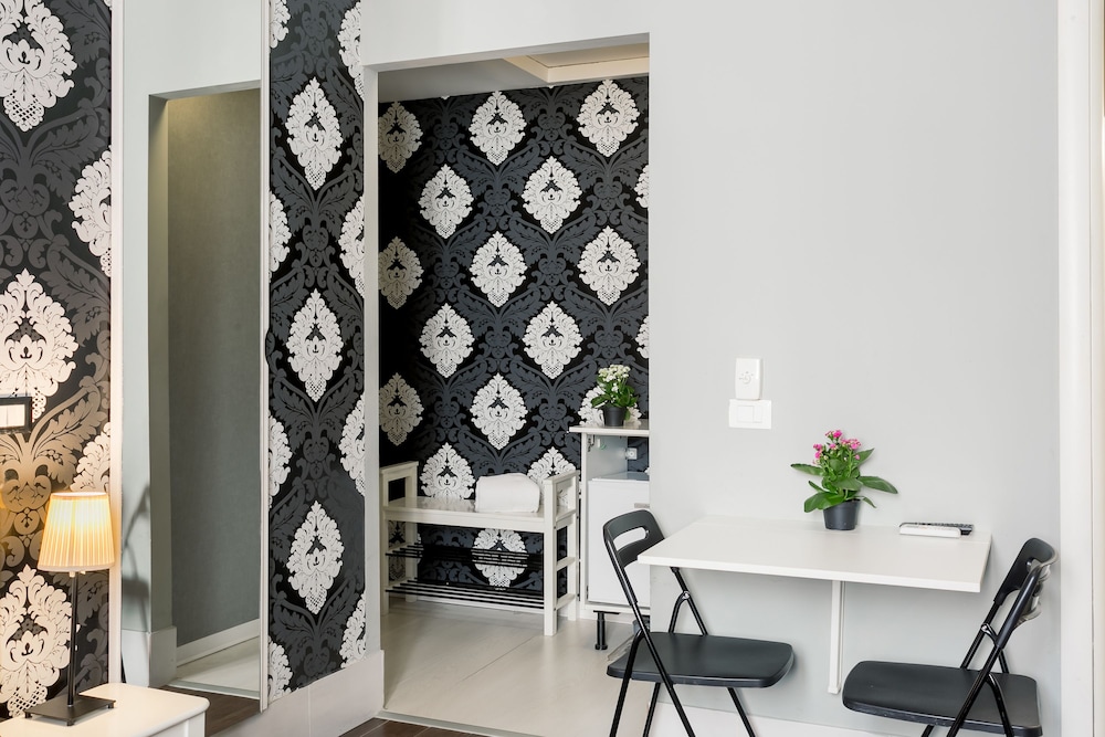 Amoroma Suite 6