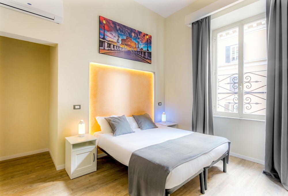 Amoroma Suite 13