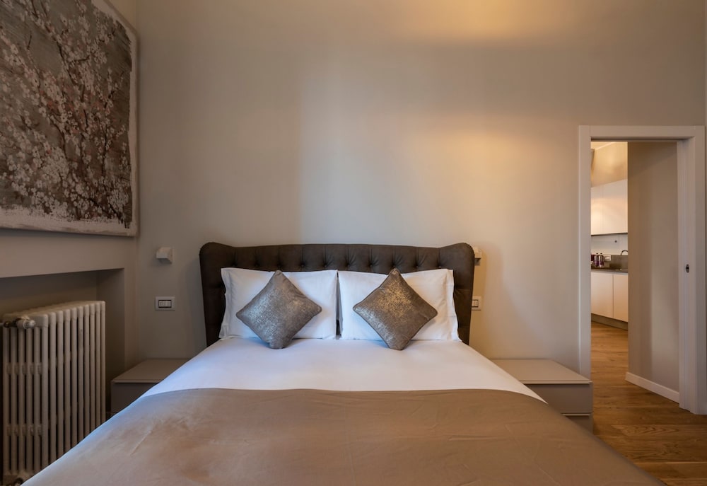 Heart Apartments Duomo Santo Stefano 18