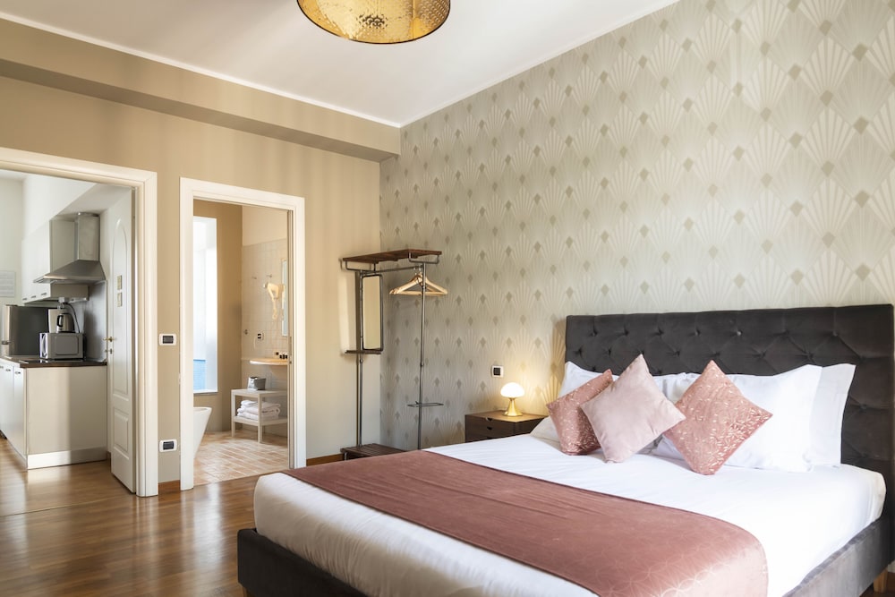 Heart Apartments Duomo Santo Stefano 7