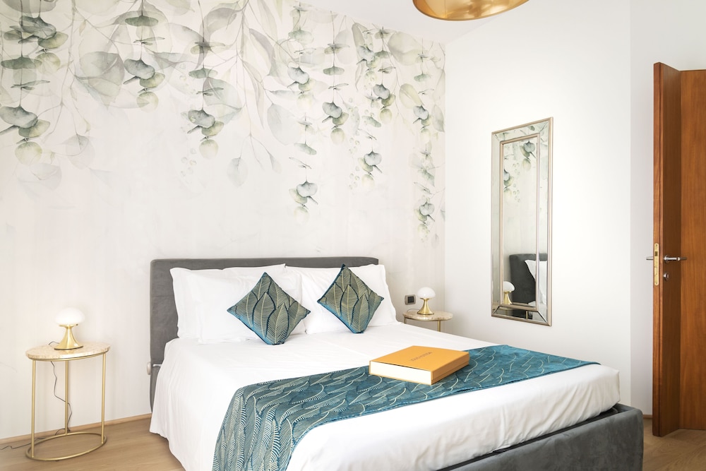 Heart Apartments Duomo Santo Stefano 24
