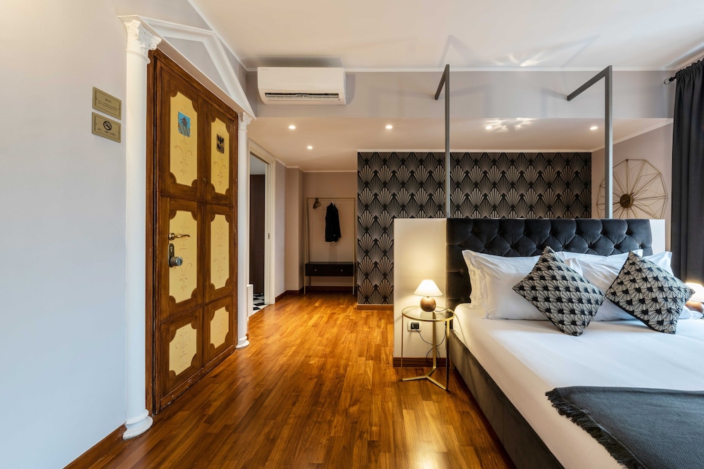 Heart Apartments Duomo Santo Stefano 6