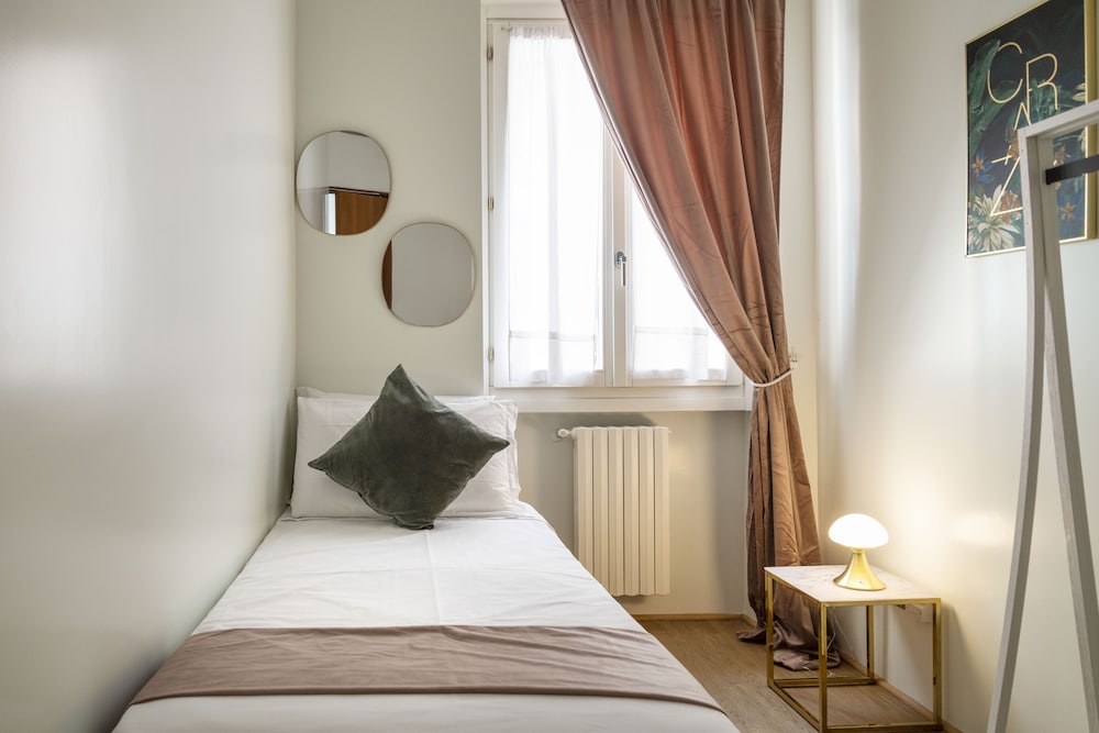 Heart Apartments Duomo Santo Stefano 21