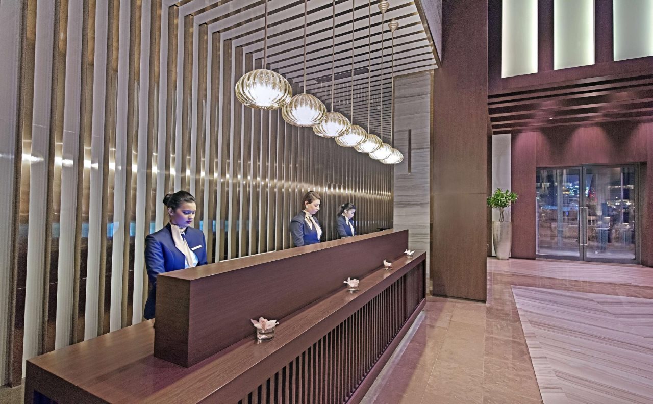 The Curve Hotel 12