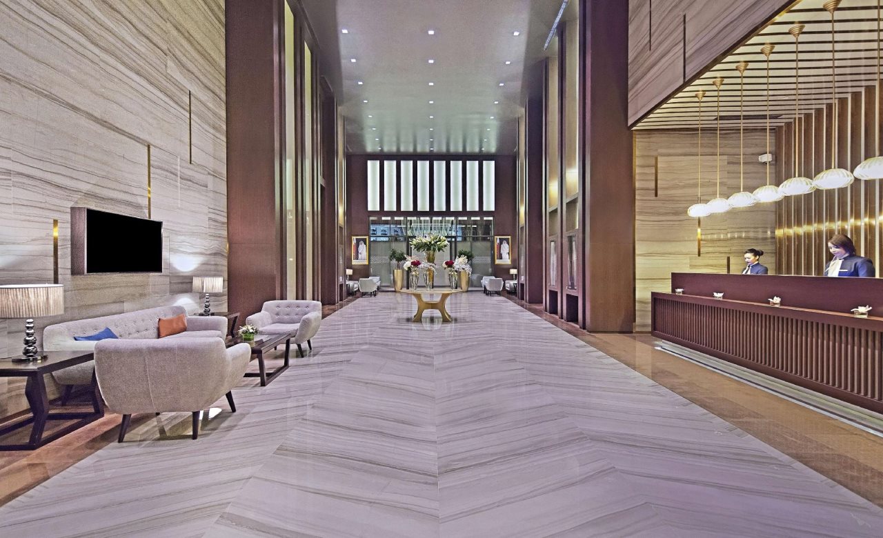 The Curve Hotel 13