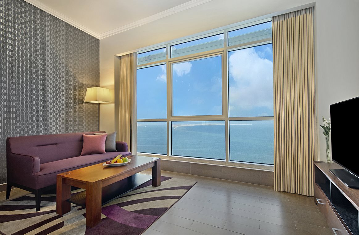 The Curve Hotel 2