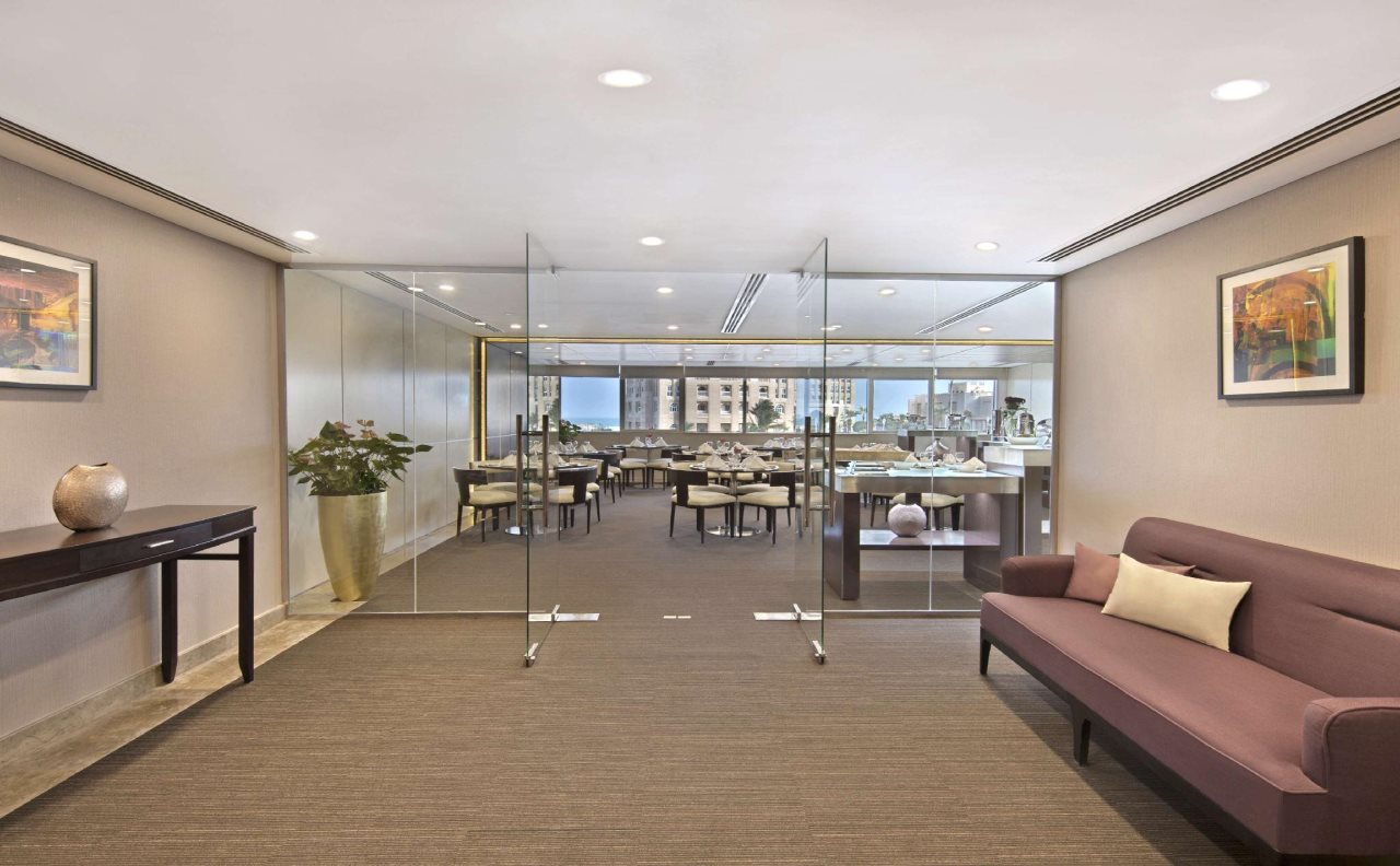The Curve Hotel 22