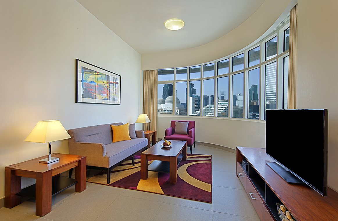 The Curve Hotel 3