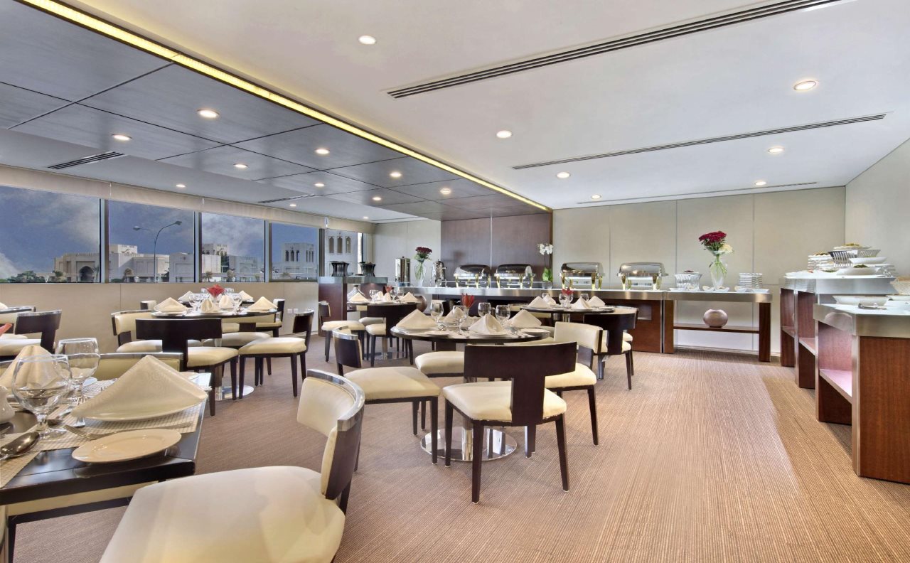 The Curve Hotel 6