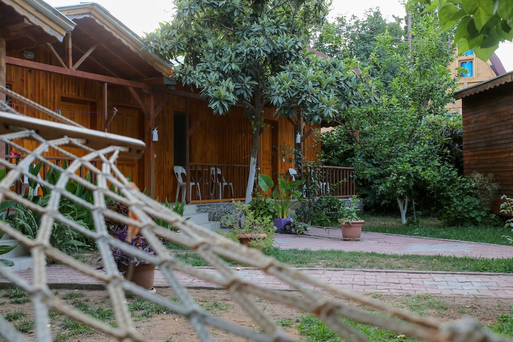 Duran Pension 16