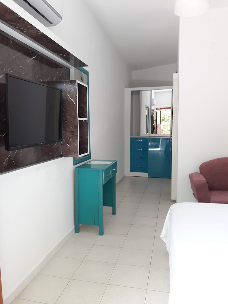 Sunset Boutique Hotel & Apartments 21