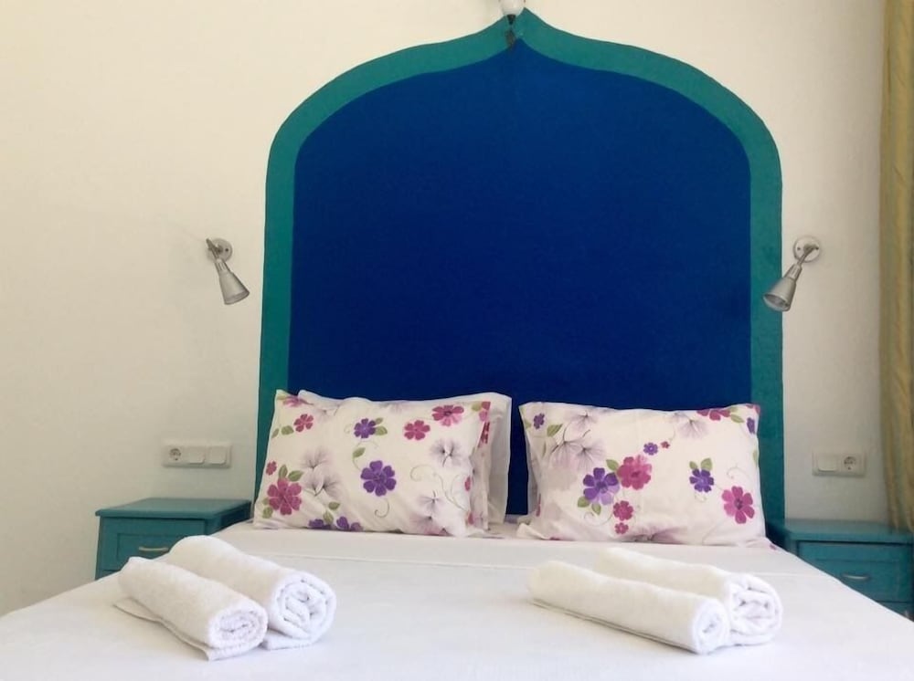 Sunset Boutique Hotel & Apartments 16