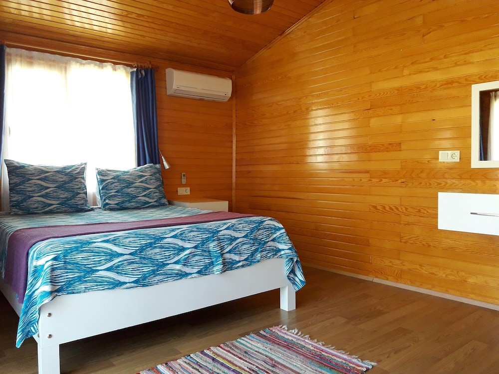 Sunset Boutique Hotel & Apartments 8